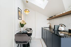 Central Palace - LoftAffair Collection