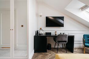 Central Palace - LoftAffair Collection