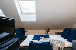 Central Palace - LoftAffair Collection