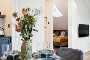 Central Palace - LoftAffair Collection