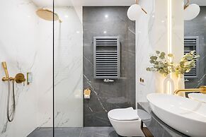 Central Palace - LoftAffair Collection