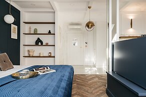 Central Palace - LoftAffair Collection