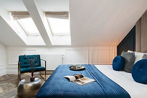 Central Palace - LoftAffair Collection