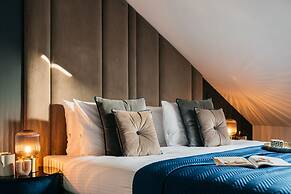 Central Palace - LoftAffair Collection