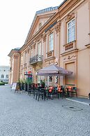 Central Palace - LoftAffair Collection