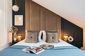 Central Palace - LoftAffair Collection