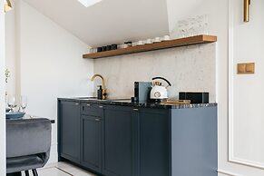 Central Palace - LoftAffair Collection