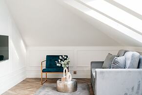 Central Palace - LoftAffair Collection