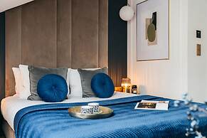 Central Palace - LoftAffair Collection