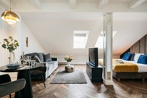 Central Palace - LoftAffair Collection