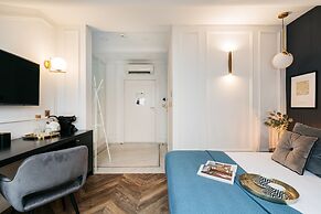 Central Palace - LoftAffair Collection