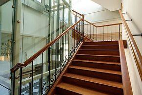 Central Palace - LoftAffair Collection