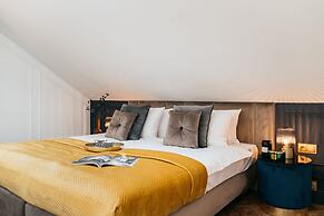 Central Palace - LoftAffair Collection