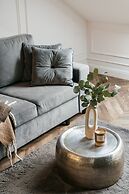 Central Palace - LoftAffair Collection