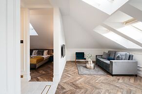 Central Palace - LoftAffair Collection