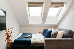 Central Palace - LoftAffair Collection