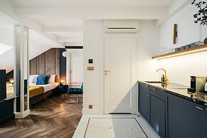 Central Palace - LoftAffair Collection