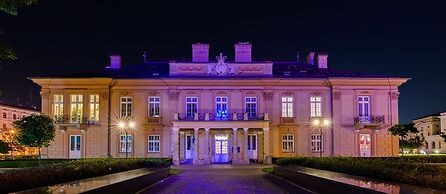 Central Palace - LoftAffair Collection