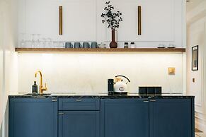 Central Palace - LoftAffair Collection