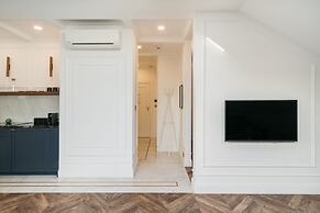 Central Palace - LoftAffair Collection