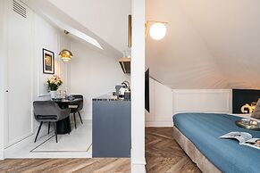 Central Palace - LoftAffair Collection