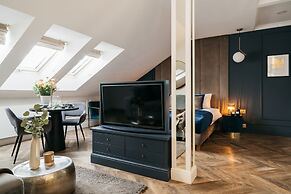 Central Palace - LoftAffair Collection