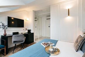 Central Palace - LoftAffair Collection