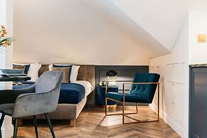 Central Palace - LoftAffair Collection