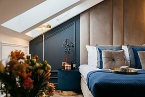 Central Palace - LoftAffair Collection