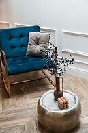 Central Palace - LoftAffair Collection