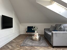 Central Palace - LoftAffair Collection