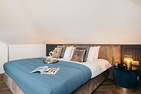 Central Palace - LoftAffair Collection