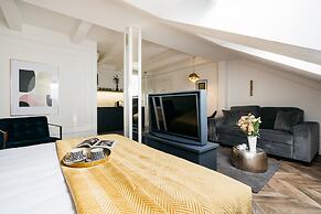 Central Palace - LoftAffair Collection