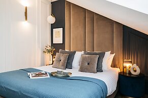 Central Palace - LoftAffair Collection