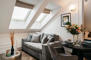 Central Palace - LoftAffair Collection