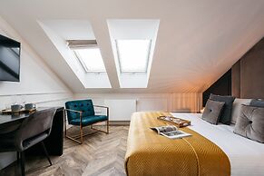 Central Palace - LoftAffair Collection