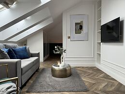 Central Palace - LoftAffair Collection