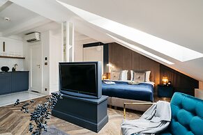 Central Palace - LoftAffair Collection