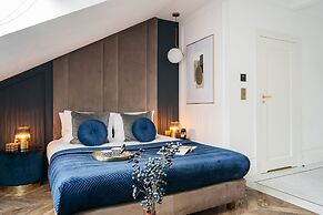 Central Palace - LoftAffair Collection