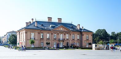 Central Palace - LoftAffair Collection