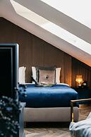 Central Palace - LoftAffair Collection