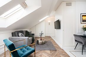 Central Palace - LoftAffair Collection