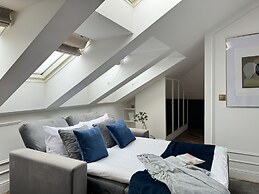 Central Palace - LoftAffair Collection