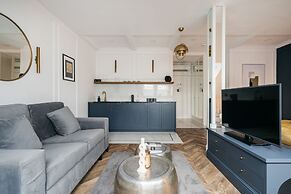 Central Palace - LoftAffair Collection