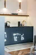 Central Palace - LoftAffair Collection