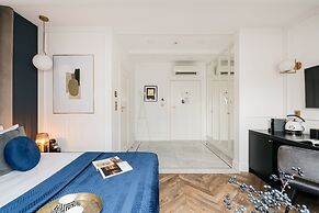 Central Palace - LoftAffair Collection