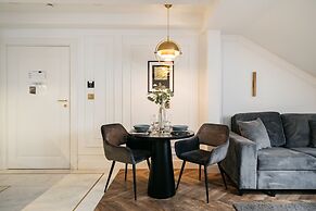 Central Palace - LoftAffair Collection