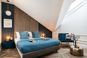 Central Palace - LoftAffair Collection