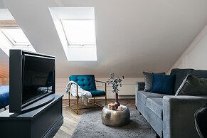 Central Palace - LoftAffair Collection