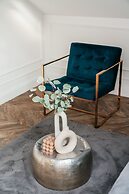 Central Palace - LoftAffair Collection